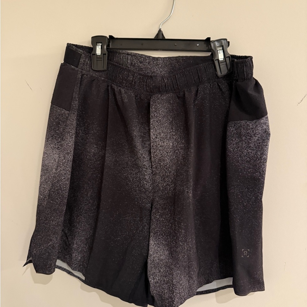 lululemon athletica Black Heathered Athletic Shorts size large